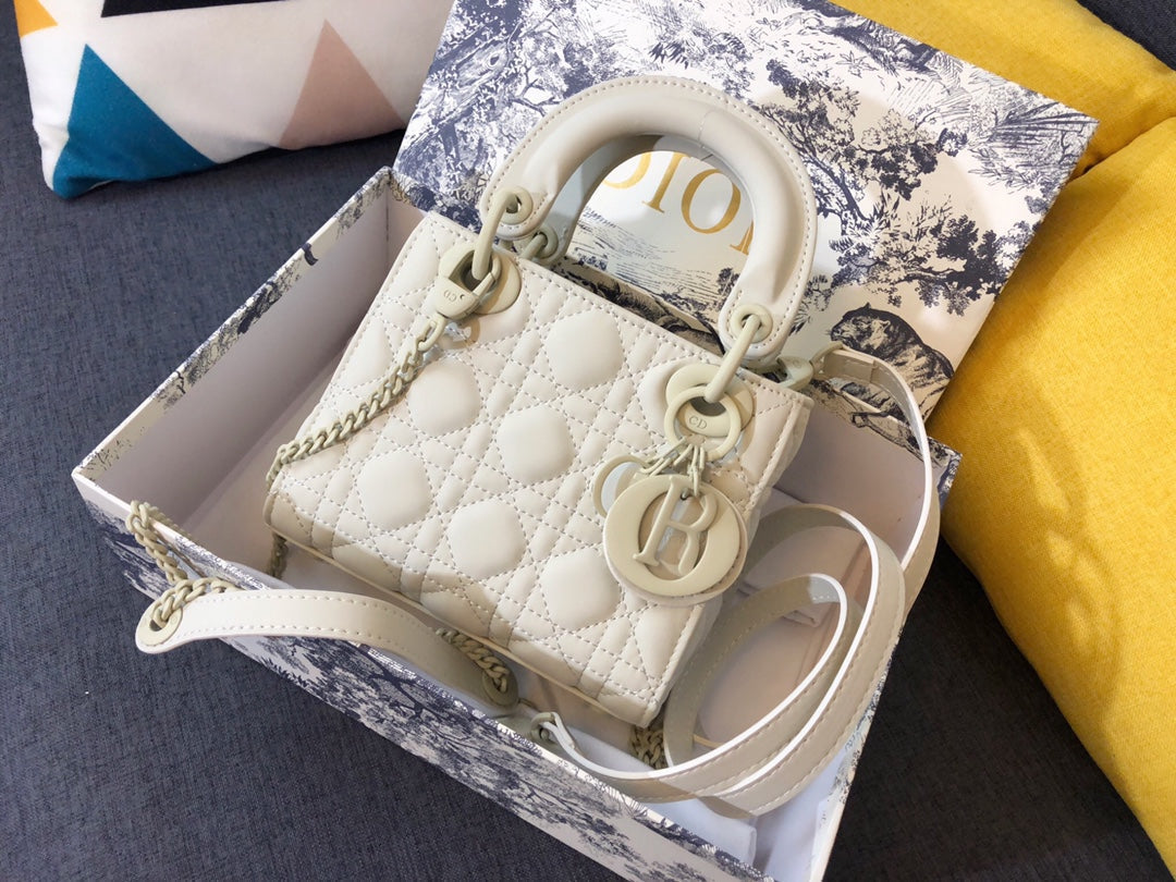 MINI LADY 17 BAG IN White Calfskin