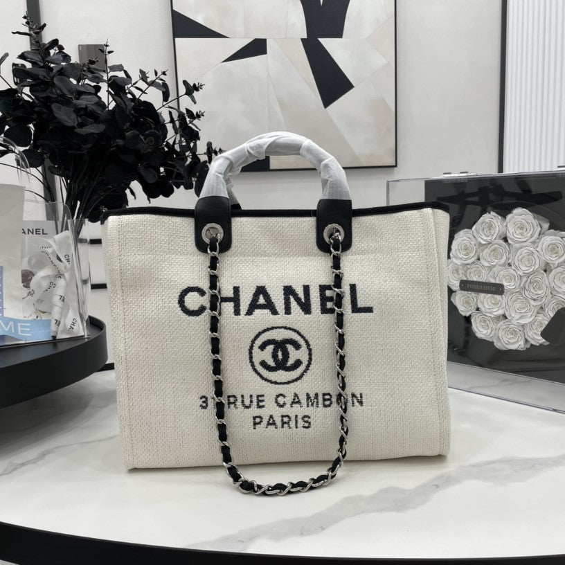 Louis Vuitton Deauville black bag – front view