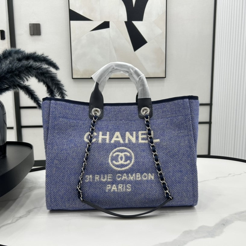 Louis Vuitton Deauville black bag – front view