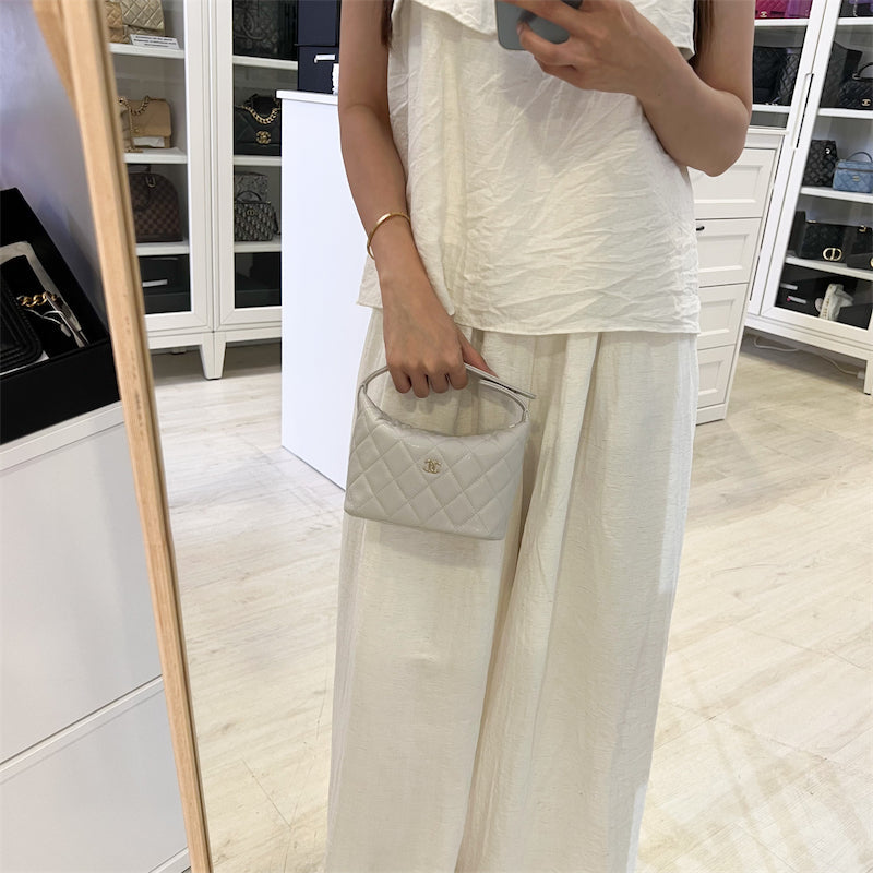 Chanel 25C Quilted Hobo Clutch On Chain In Light Grey Caviar And LG…