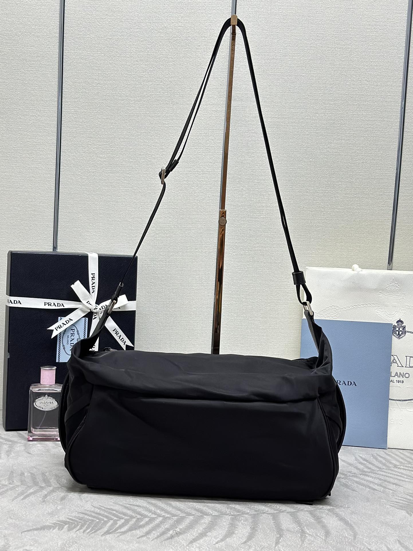 Shoulder BAG 32 IN Black Re-nylon Triangle LOGO